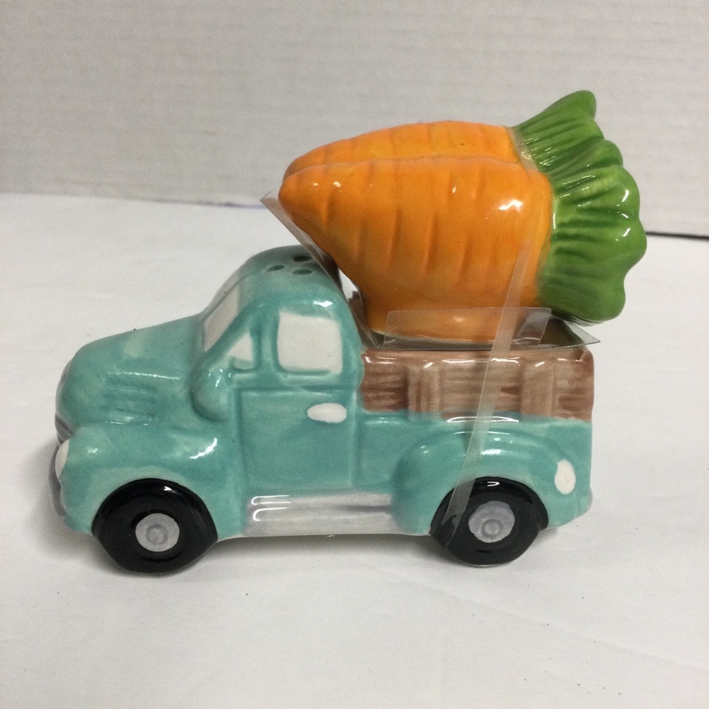 Hobby Lobby Ceramic Teal Truck w/ Bunch of Carrots Salt & Pepper Shaker Set